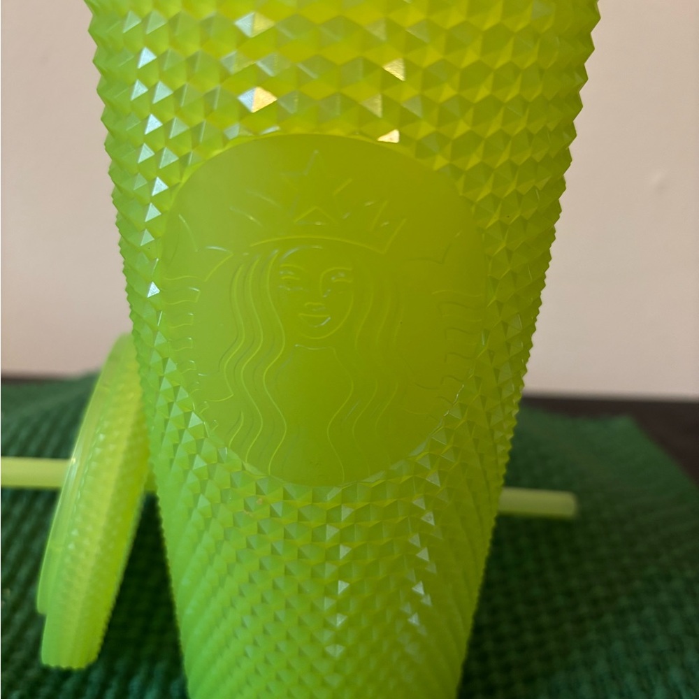 NWOT 2022 Starbucks Halloween 24oz Glow in the dark Studded Cup Tumbler W/Straw